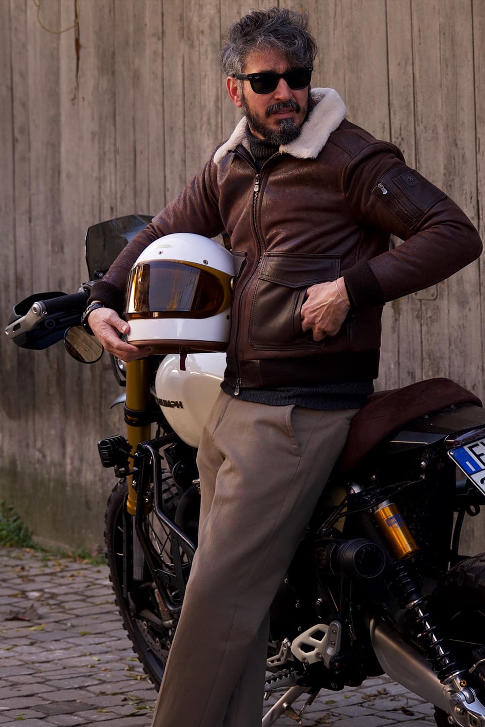 Gold Shearling Style Nail Black