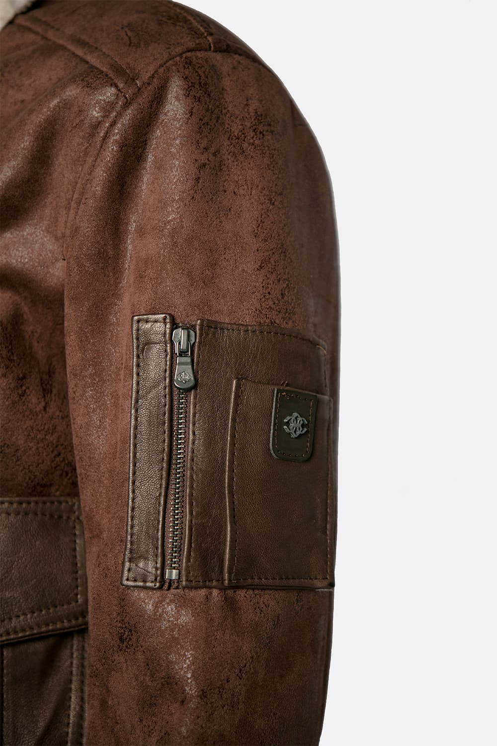 Gold Shearling Style Nail Black